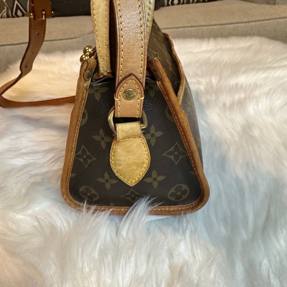 Louis Vuitton Monogram Canvas Crossbody Bag in Brown and Tan - Picture 4 of 16